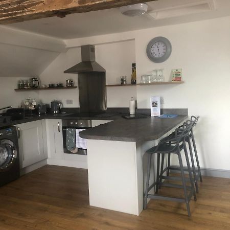The Nest @ Ji-Binc, A Large Spacious Apartment. Denbigh Exteriör bild